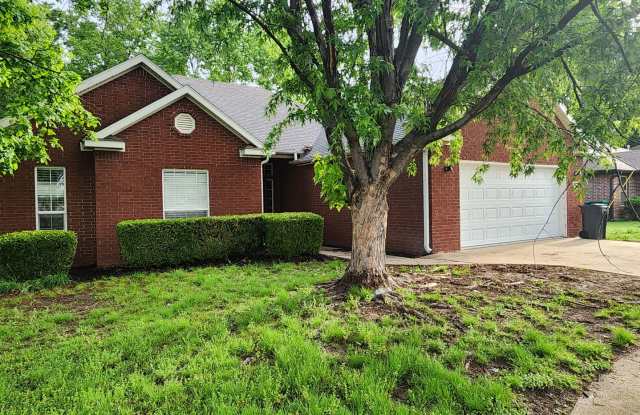 4001 W Olive St - 4001 West Olive Street, Rogers, AR 72756