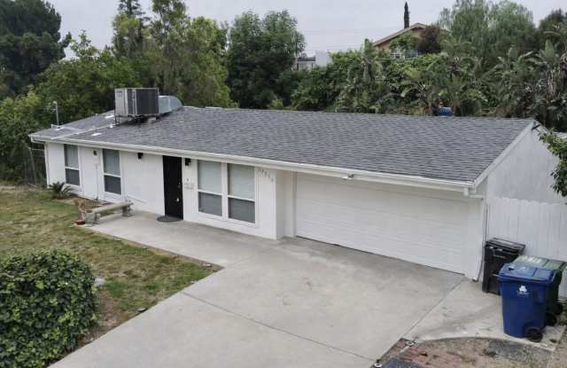 Beautiful house, 2bd+den/1.5ba HOME on the hillside of Granada Hills. photos photos