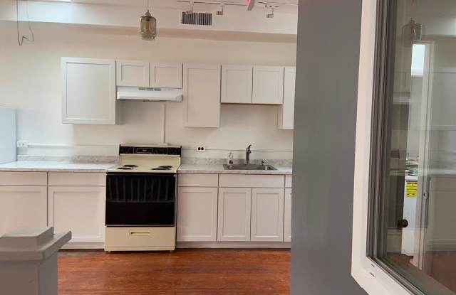 1047 W LANCASTER AVENUE Gallery 2