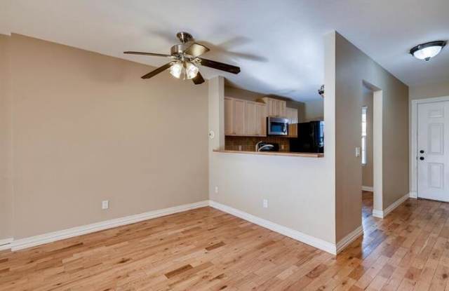 10577 West Maplewood Drive Gallery 3