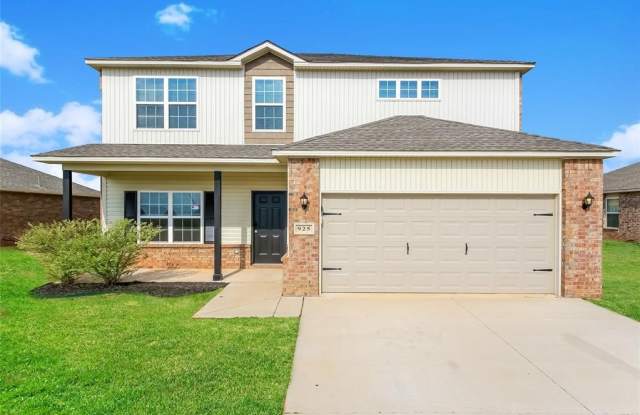 925 N Donald Way - 925 North Donald Way, Mustang, OK 73064