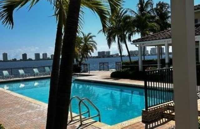 1040 Lake Shore Drive - 1040 Lake Shore Drive, Lake Park, FL 33403