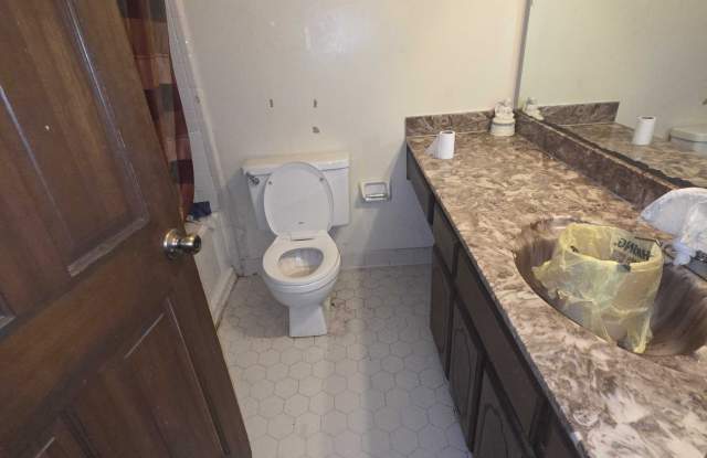 5011 Ridge Tree Drive Gallery 3