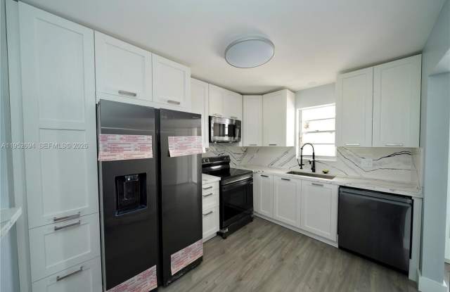 2541 Aragon Blvd photos photos