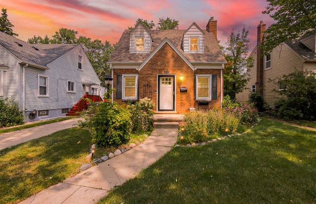 Comfort & Convenience on Olmstead Street photos photos