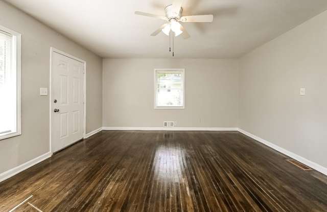 4390 Glenwood Parkway Gallery 3