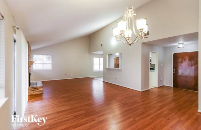 20042 Fort Dodge Drive Gallery 4