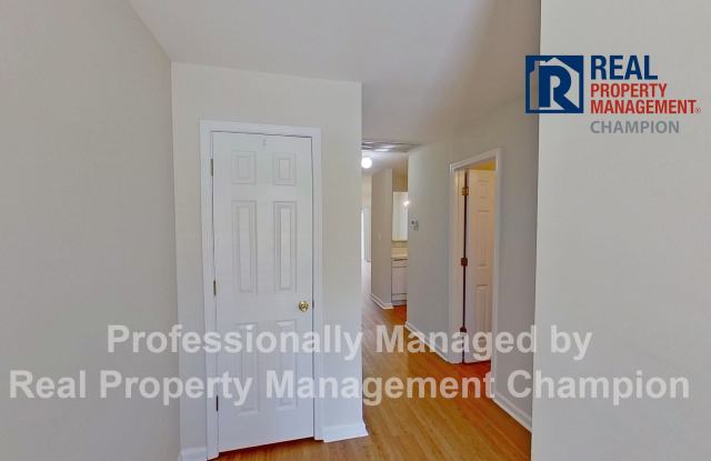 Immaculate Townhome near Monkey Junction Gallery 4