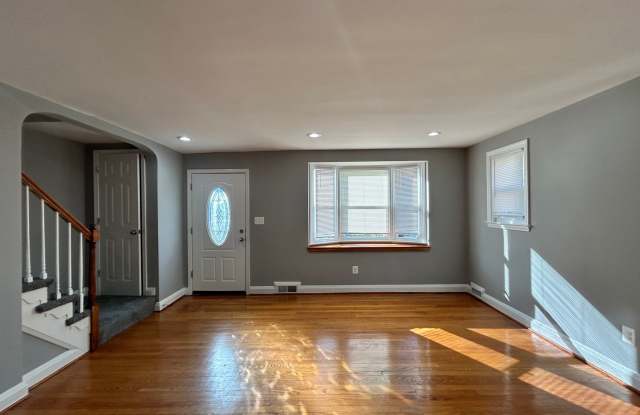 Baltimore - 3 bedrooms and 1 baths Available! Gallery 3