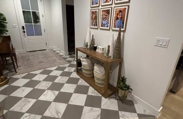 1888 S Gavin Ct Gallery 3