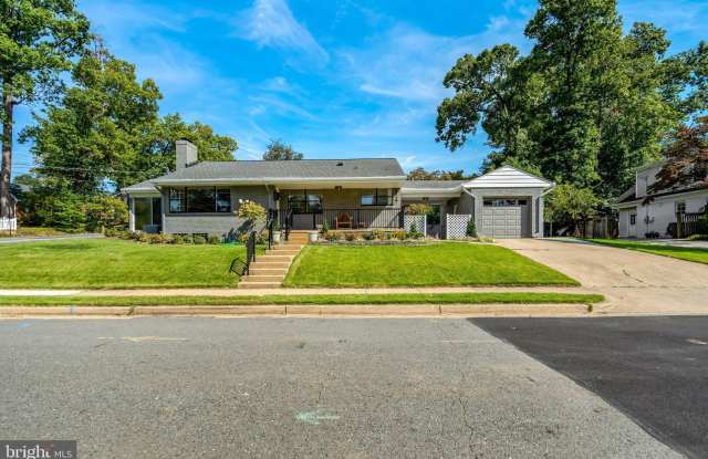 2727 N DINWIDDIE Street Gallery 1