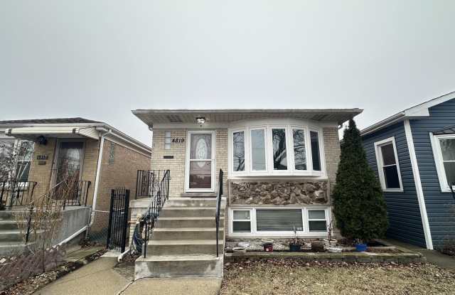 4819 W WINNEMAC Avenue photos photos