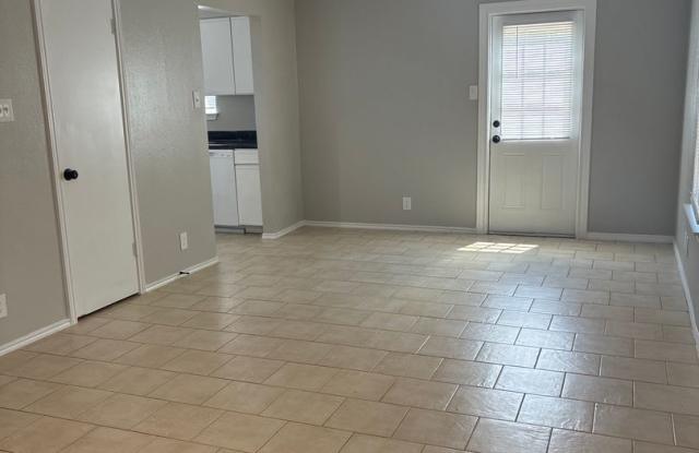 3 bedroom 2 bath Duplex Gallery 4