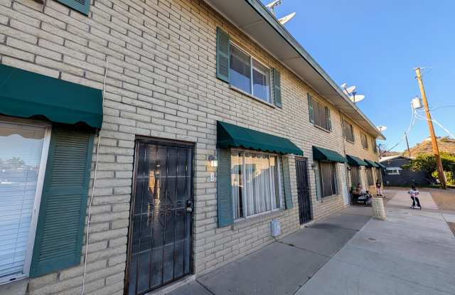 9228 N 7TH Avenue unit: 3 photos photos