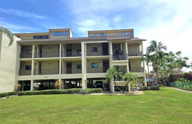 3905 MARINERS Walk Gallery 1