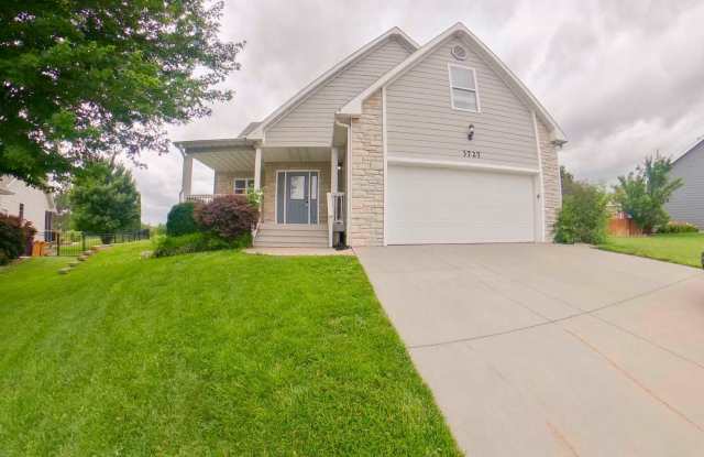 3D Tour Available-HUGE Bedrooms + 2-Car Garage + Pet Friendly + Washer and Dryer Included! Available NOW! photos photos