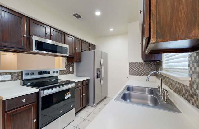BRAND NEW STAINLESS STEEL APPLIANCES, ALL TILE HOME $1,295 photos photos
