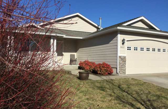 Comfort and Convenience in NE Albany photos photos