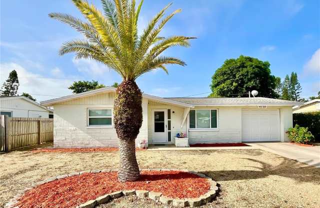 4750 GASLIGHT AVENUE - 4750 Gaslight Avenue, Holiday, FL 34690
