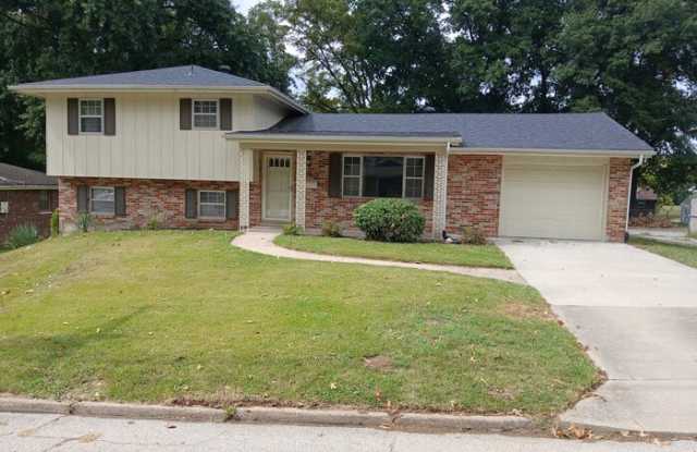 643 Belmont Drive - 643 Belmont Drive, Jefferson City, MO 65109
