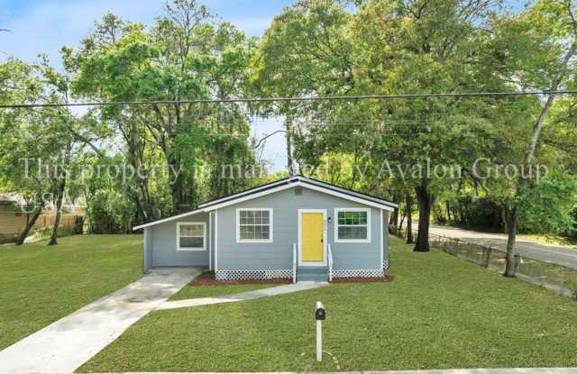 9076 1st Ave photos photos