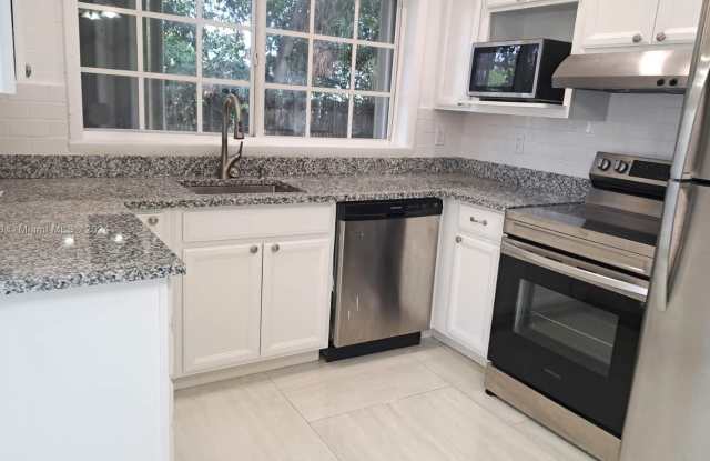 209 NW 7th Ave - 209 Northwest 7th Avenue, Dania Beach, FL 33004