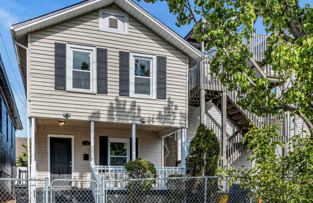 303 Comstock Street photos photos