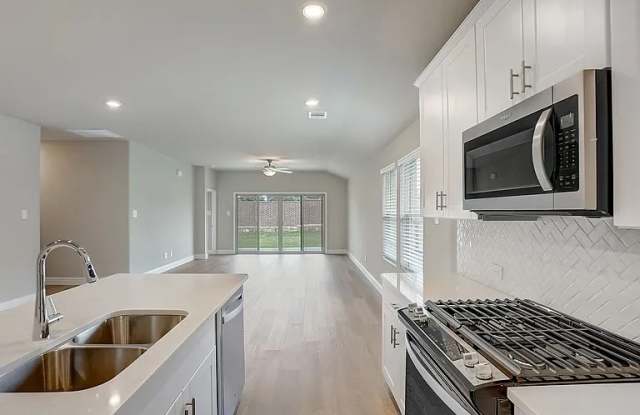1209 Gardendale Hollow Lane Gallery 4