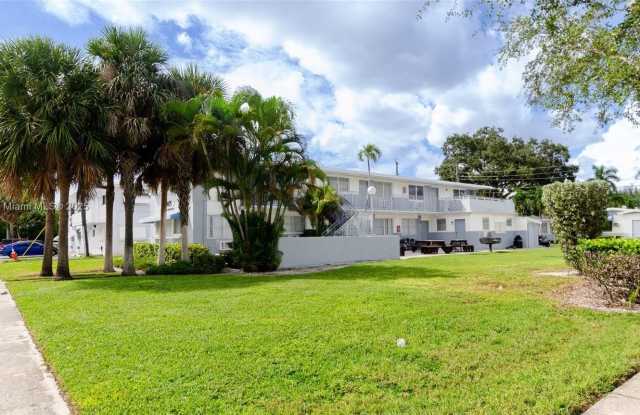 1605 NE 126 photos photos