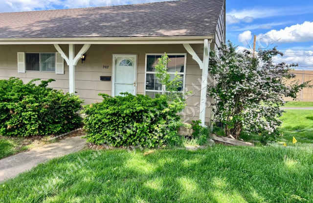 Awesome 2 Bedroom Duplex in Overland Park-Available NOW!! photos photos