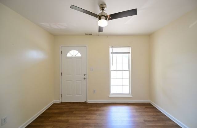 7 1/2 West 2nd Street - 2 Gallery 3
