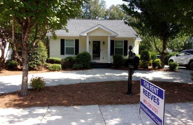 Beautifully Landscaped 2 Bedroom 1 Bath Home in College Park Gallery 3