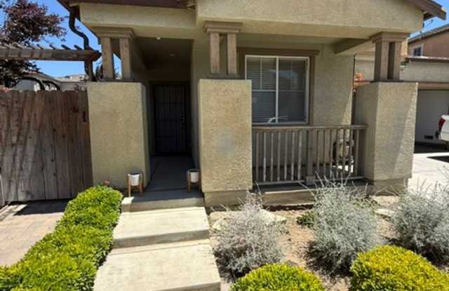 **Beautiful 2-Story Home Next to the Park** Gallery 3