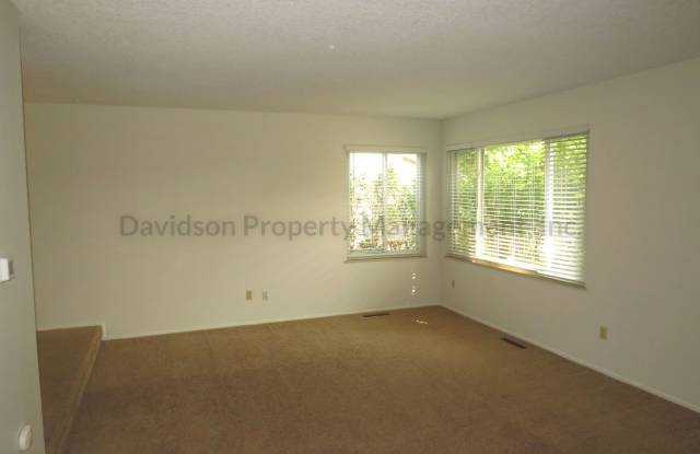 Inviting 4 Bedroom House in Southwest Colorado Springs Gallery 3