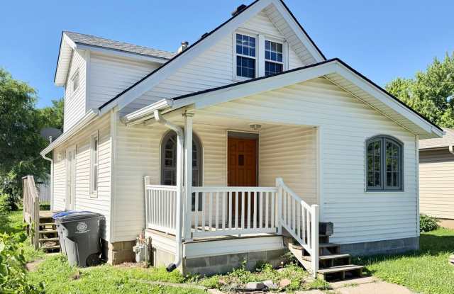 3 Bedroom Home with Private Upstairs Suite photos photos 3 Bedroom Home with Private Upstairs Suite photos photos