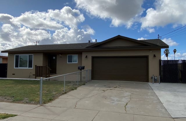 1290 Rider Ave - 1290 Rider Avenue, Salinas, CA 93905