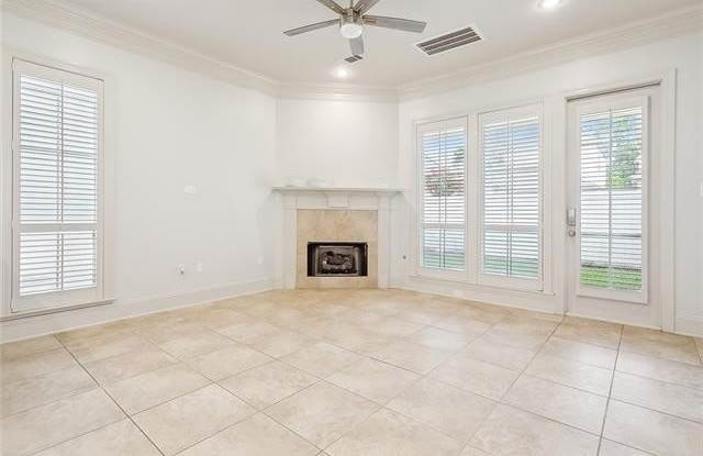 103 PINE ALLEY Drive Gallery 4