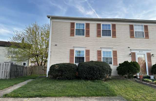 8719 East Grove photos photos