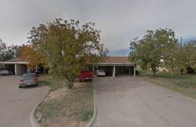 718 Chaparral Circle - 718 Chaparral Circle, Abilene, TX 79605