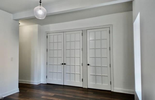 81 Mt Prospect Ave Gallery 2