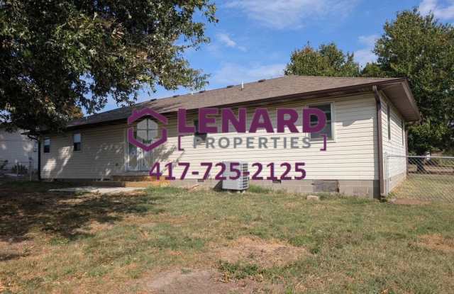 3 Bedroom Home Ready for Move In! Gallery 4