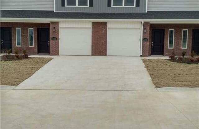2761 West Kilimanjaro Way - 2761 West Kilimanjaro Way, Rogers, AR 72758