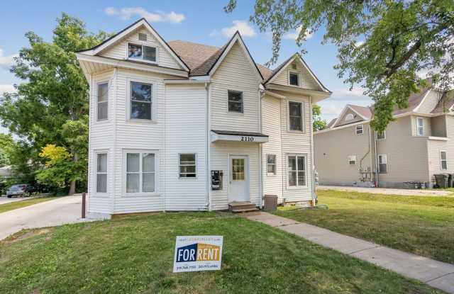 2110 College St - Cedar Falls photos photos