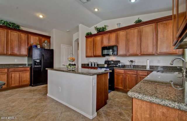 3395 E BLUE RIDGE Way Gallery 3