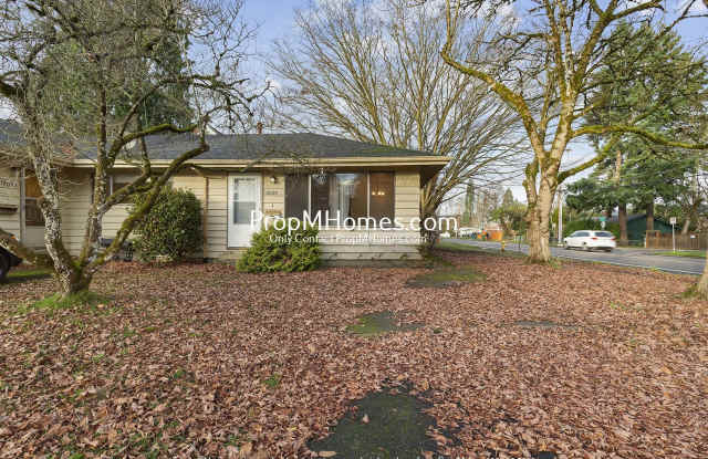 Charming Two Bedroom Duplex in Vose Neighborhood - Corner Lot! photos photos