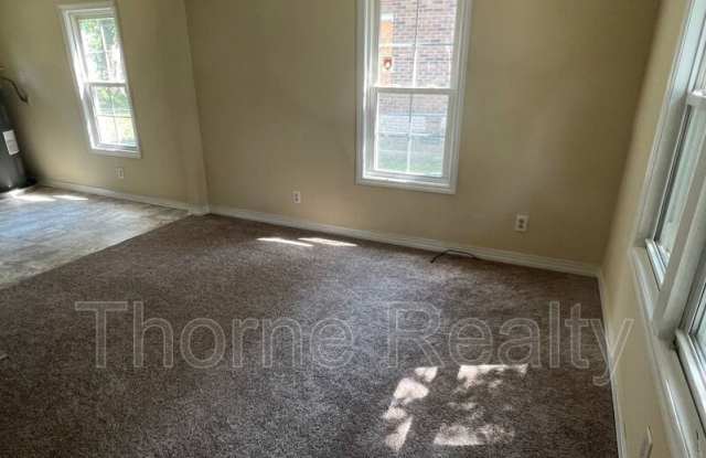 1528 Cherry Street Gallery 2