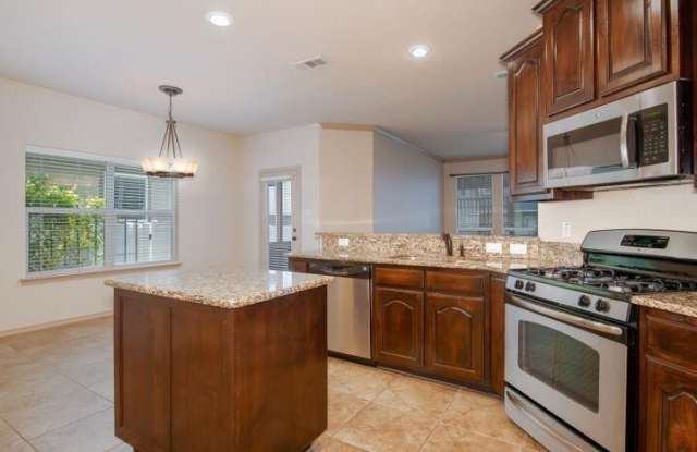 5028 Holliday Drive Gallery 3