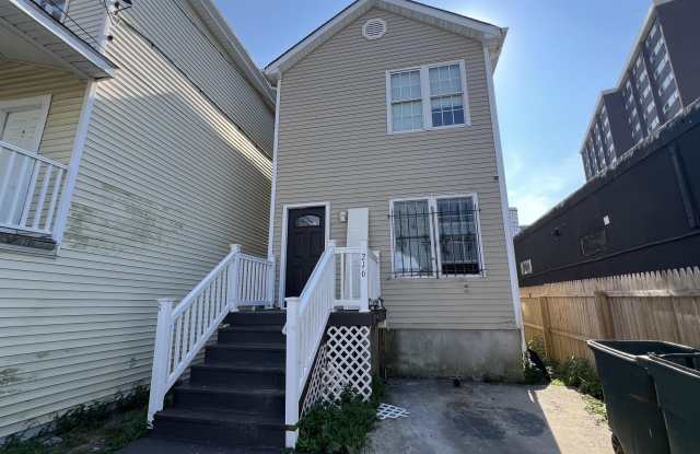 216 N South Carolina Ave photos photos