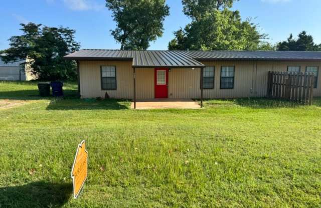 3 bed 2 baths duplex for rent with all new goodness inside!  Just got a new roof and it is a great outdoor space in Blanchard Schools! photos photos