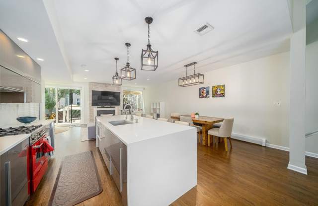 614 MADISON ST photos photos